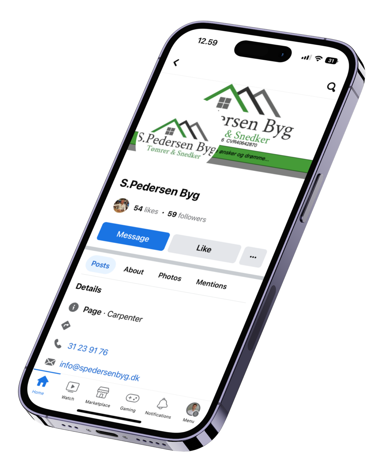 S.Pedersen Byg tømrerfirma Facebook-side på smartphone